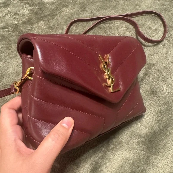 Burgundy Quilted Crossbody bag - Picture 3 of 11